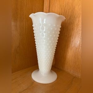 Vintage Milk Glass Anchor Hocking hobnail tulip fluted flower vase
